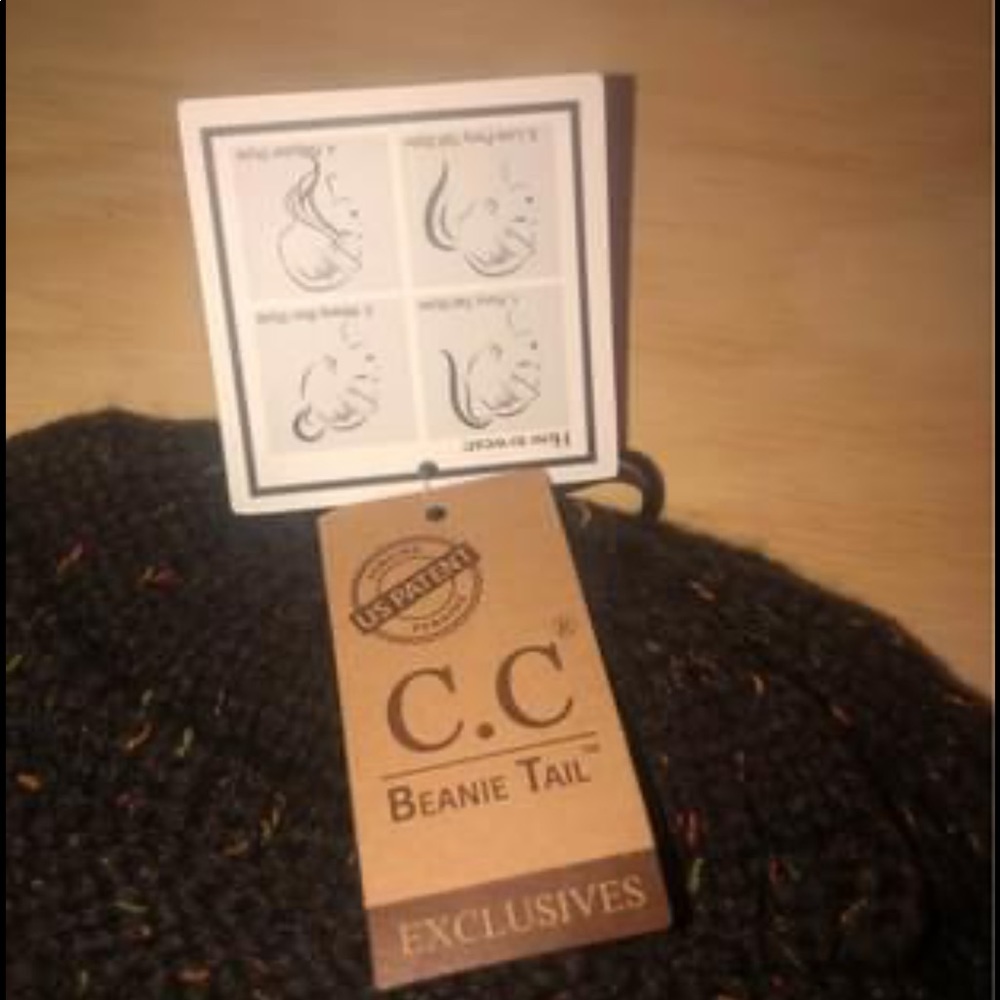 C.C women’s ponytail beanie